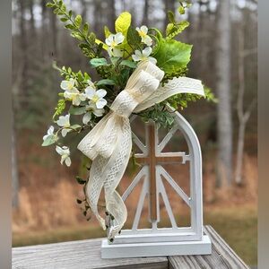 Rustic White Floral Arch Decor